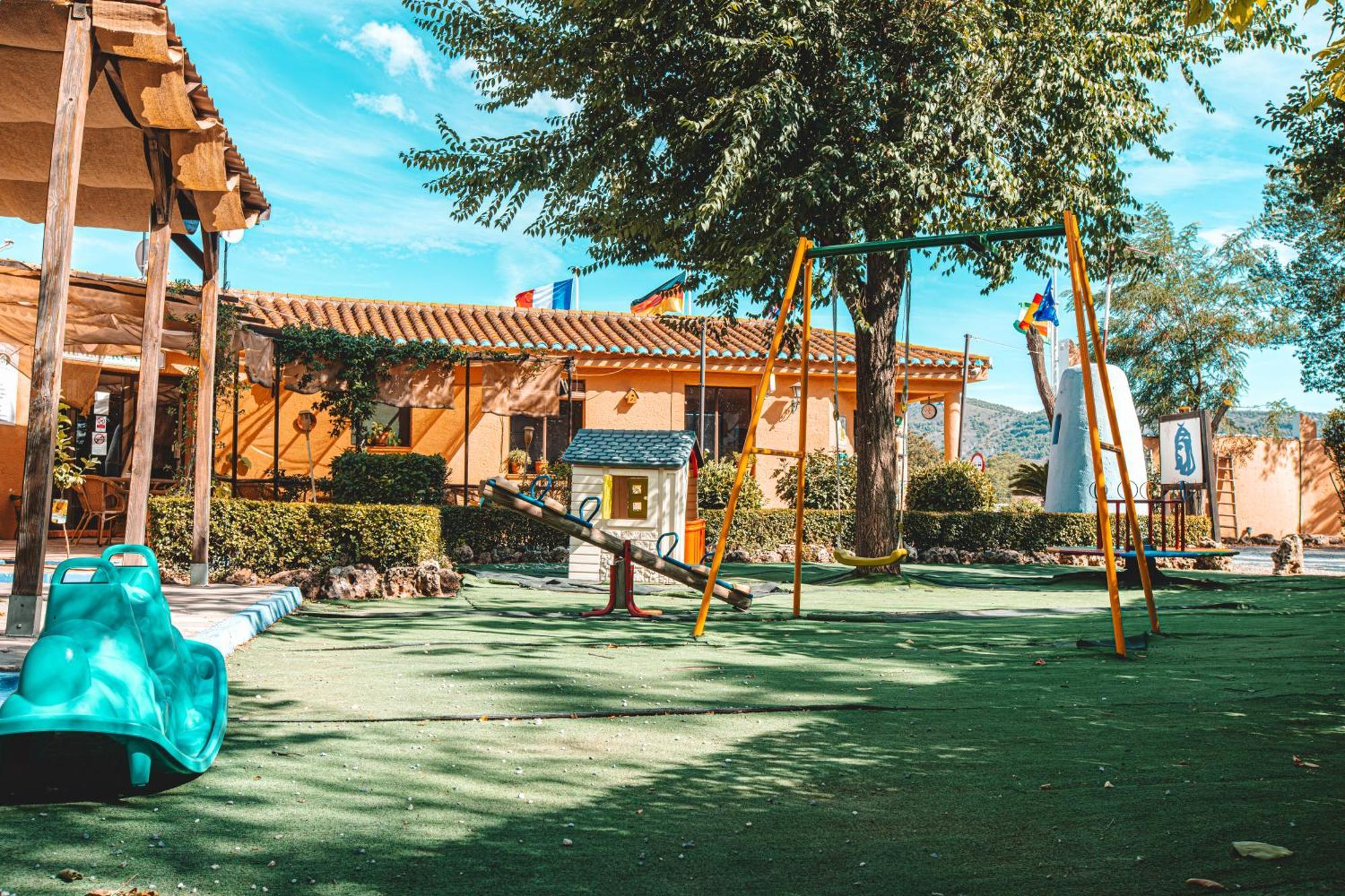 Camping & Bungalows Suspiro Del Moro Otura エクステリア 写真